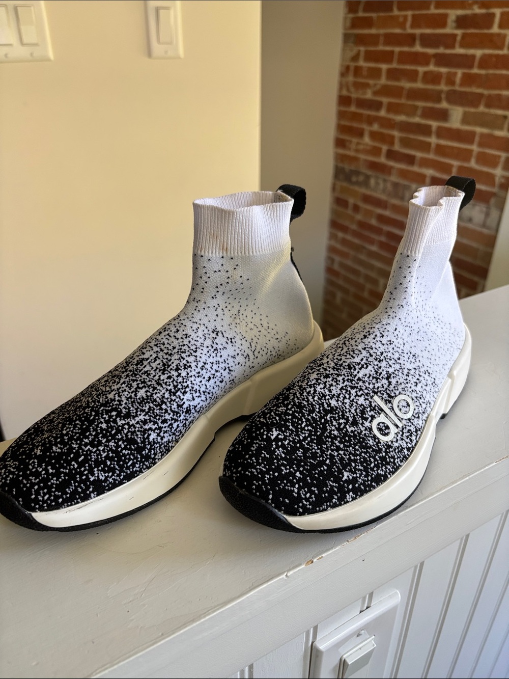 Alo Velocity Knit Sneakers View 2